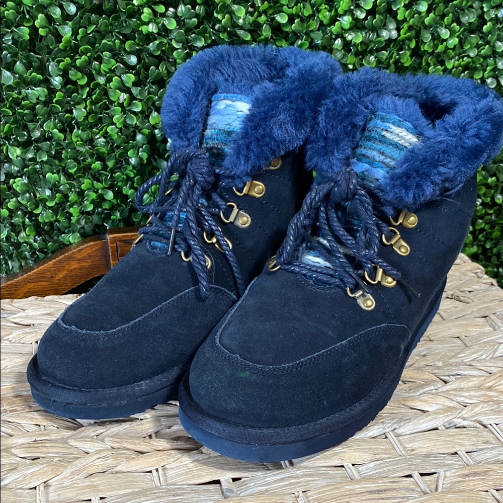 Women's Lamo Blue Fur-Lined Boots